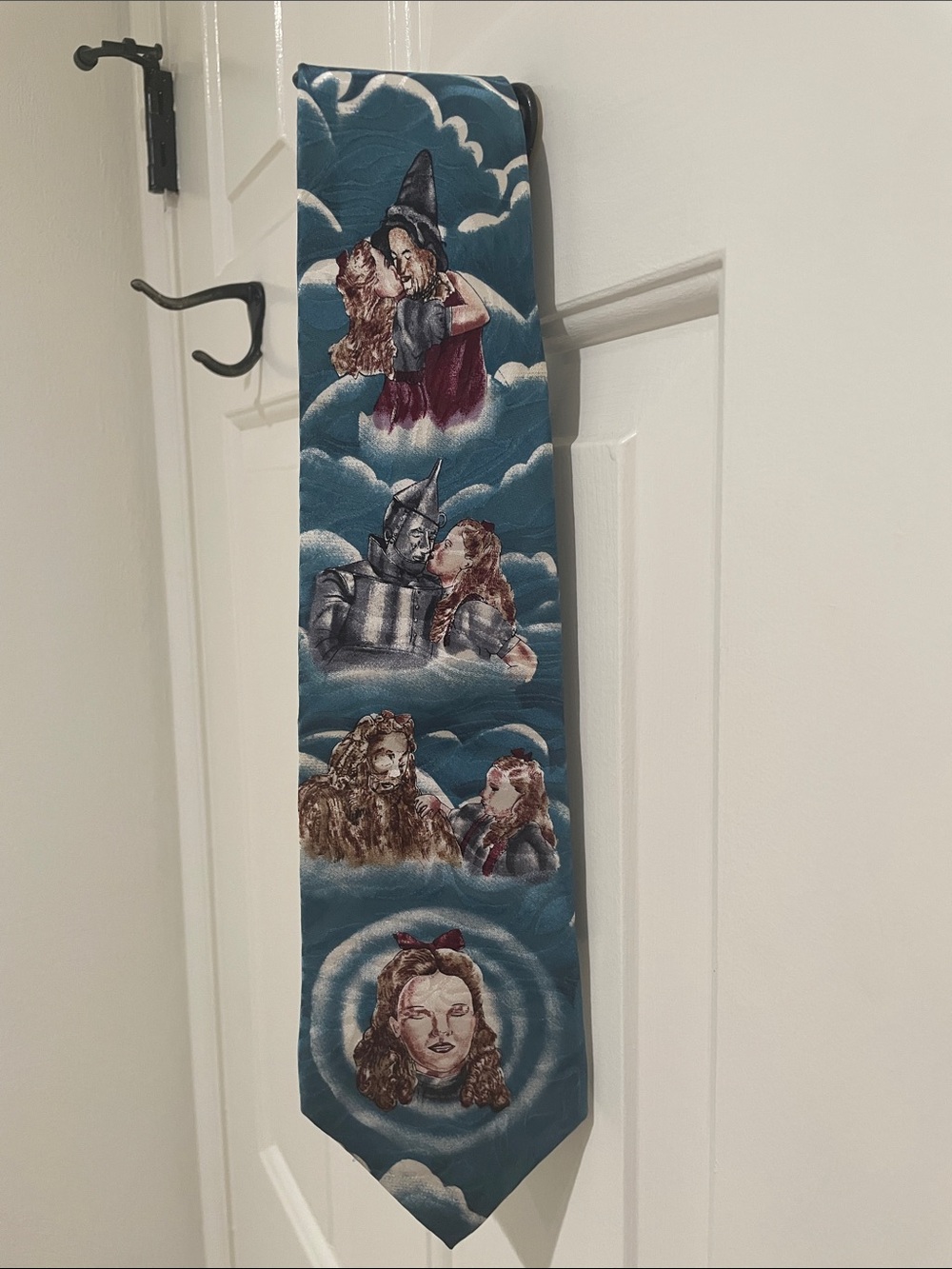 Live show the wizard of oz silk neck tie